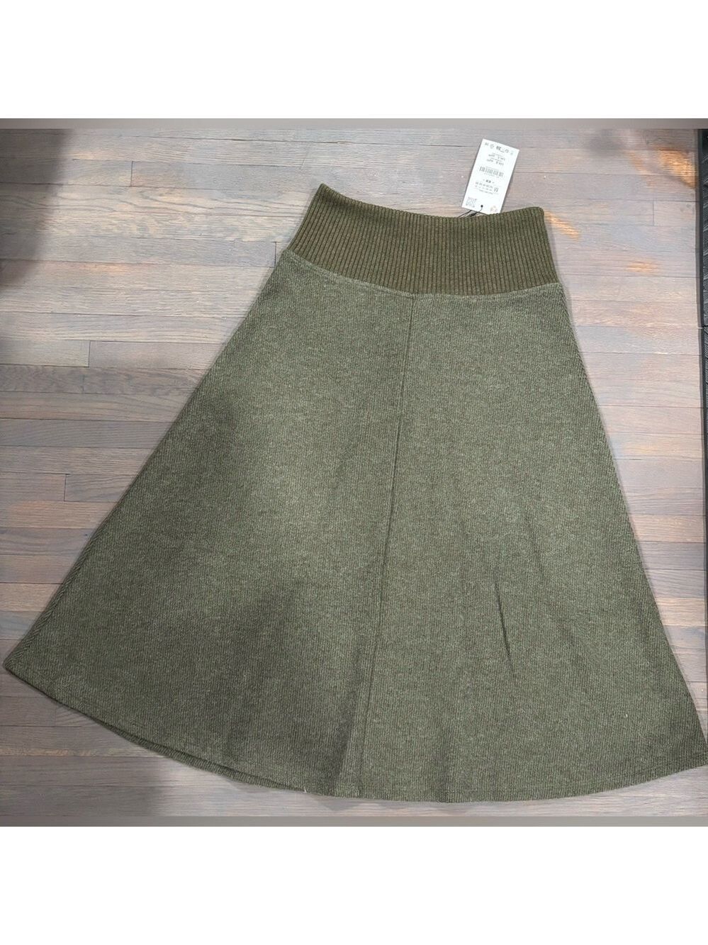 282. NWT Zara! Elegant Olive Green Women's Skirt